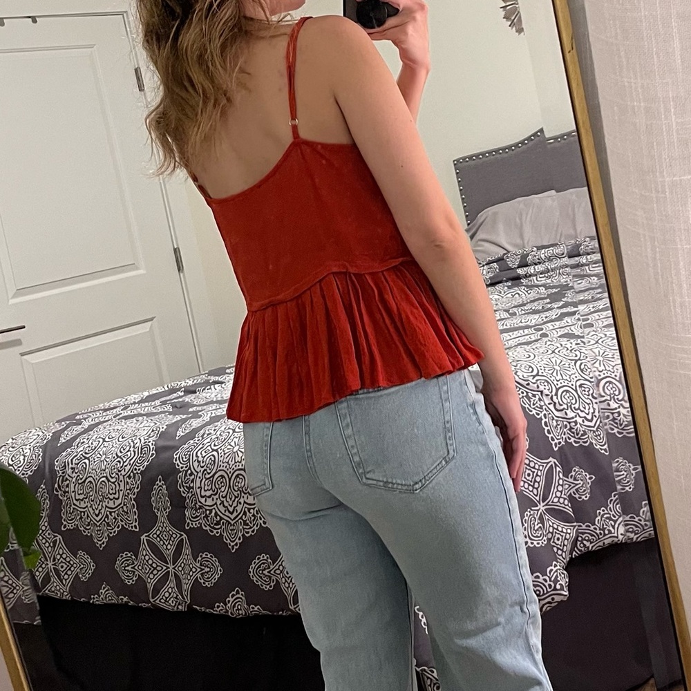 Red tank top - Picture 2 of 2